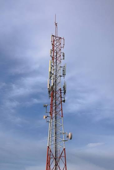 Telecommunications tower